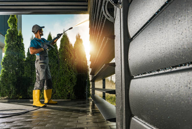 Best Pool Deck Cleaning  in Pleasantville, IA